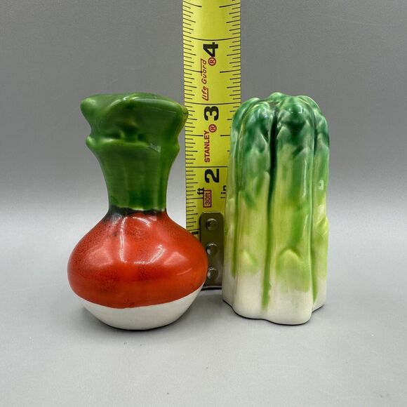 Italy Asparagus & Beet Radish Salt & Pepper Shakers Ceramic Vintage Italian - Picture 2 of 10